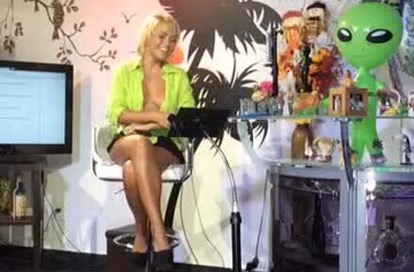 Jenny Scordamaglia y sus blusas escotadas que se convirtió en marca |  TobiTeVe.com